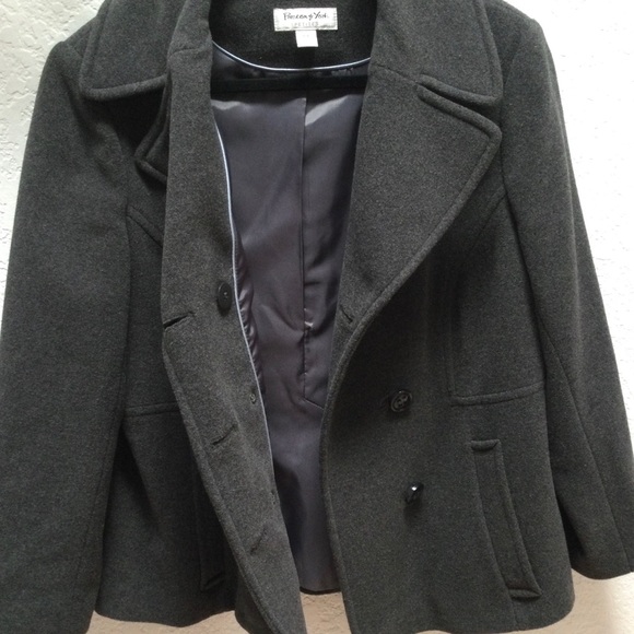 Preston & York Classic Double Breasted Pea Coat in Dark Gray Wool - Picture 4 of 9